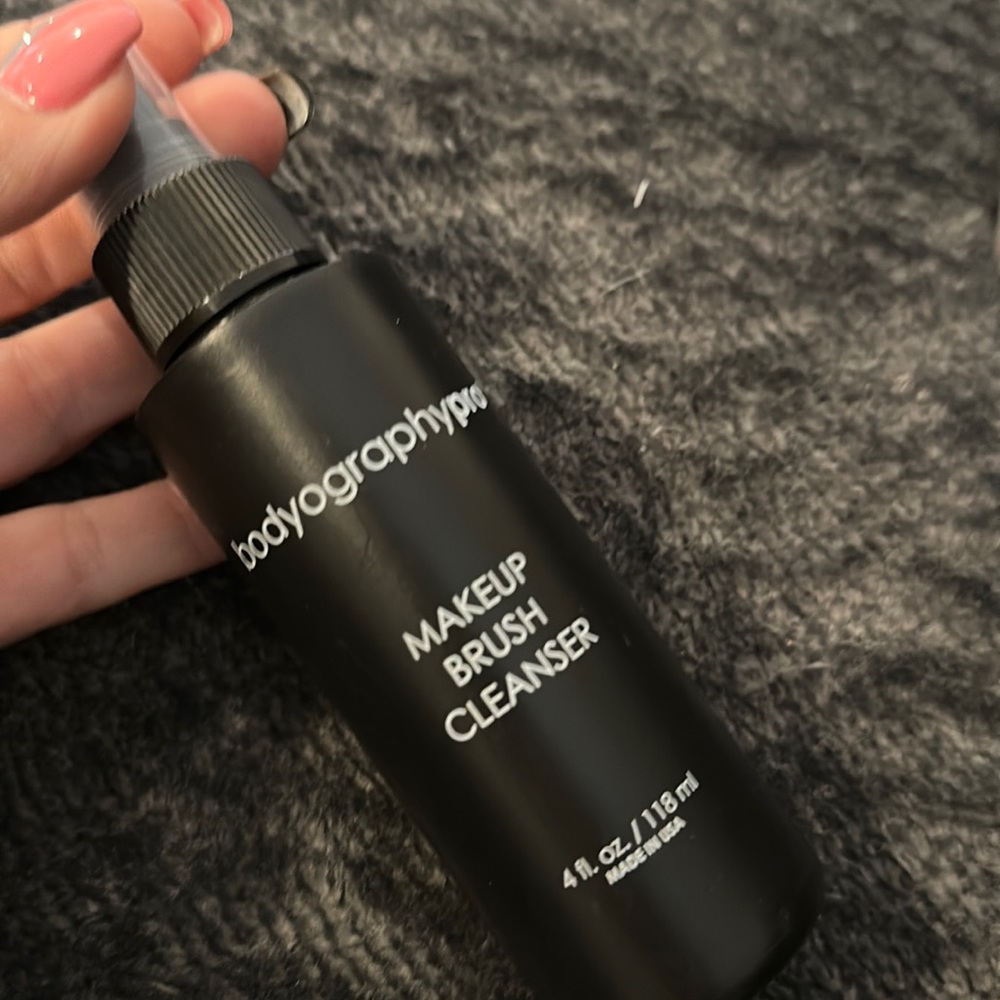 NEW BodyographyPRO Makeup Brush Cleanser